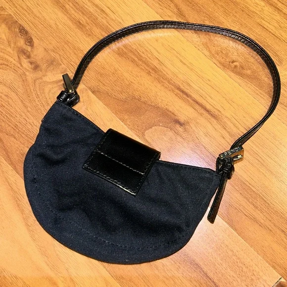 Authentic Fendi Mamma Baguette Shoulder Bag Black Mini Croissant - Picture 16 of 16